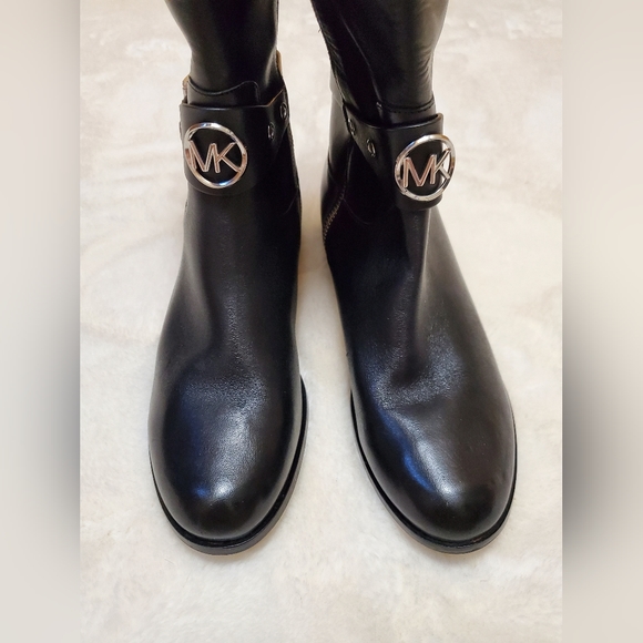 Michael Kors Leather Round Toe Knee High Boots Size 8 - Picture 3 of 16